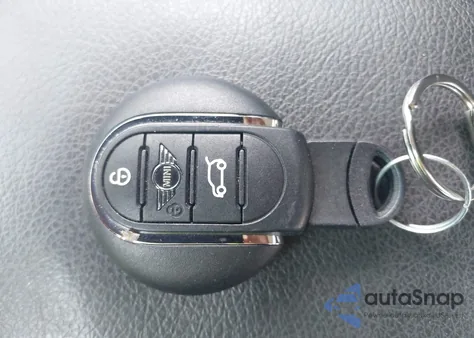 2021 Mini Clubman Cooper S z USA, uszkodzony, nr VIN WMWXJ1C01M2P11985